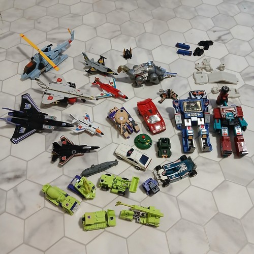 Vintage loose transformers - transformers, g1